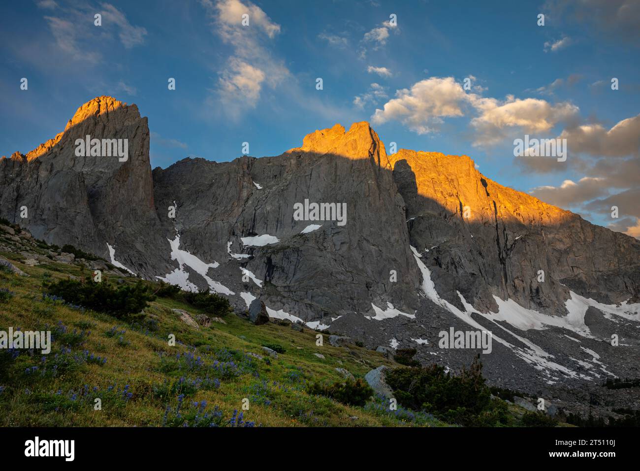 WY05587-00...WYOMING - Sunrise on the Warbonnet, Warrior and Warrior 2 Peaks, part of the Cirque of the Towers, Popo Agie Wilderness. Stock Photo