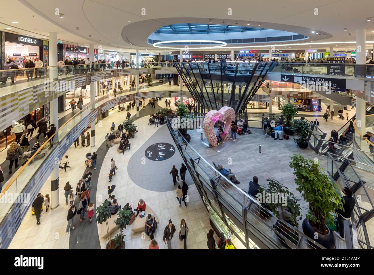 Einkaufszentrum Milaneo, Europaviertel Stuttgart./02.11.2023, Stuttgart, Baden-Württemberg, Deutschland, Europa *** Milaneo Shopping Center, Europaviertel Stuttgart 02 11 2023, Stuttgart, Baden Württemberg, Germany, Europe Credit: Imago/Alamy Live News Stock Photo