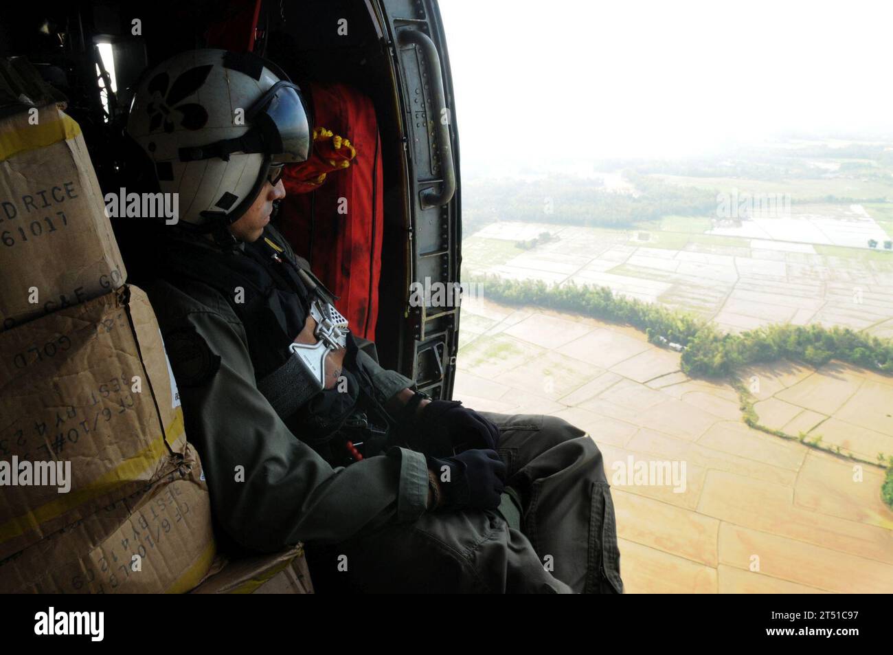 (HS) 4, Disaster relief, Panay Islanad, Philippine Air Force ...