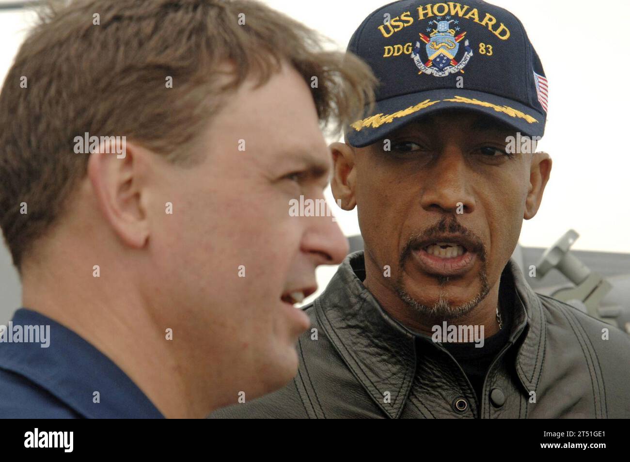 5th Fleet area of operations, Cmdr. James Morgan, guided missle destroyer USS Howard (DDG 83), Montel Williams Stock Photo