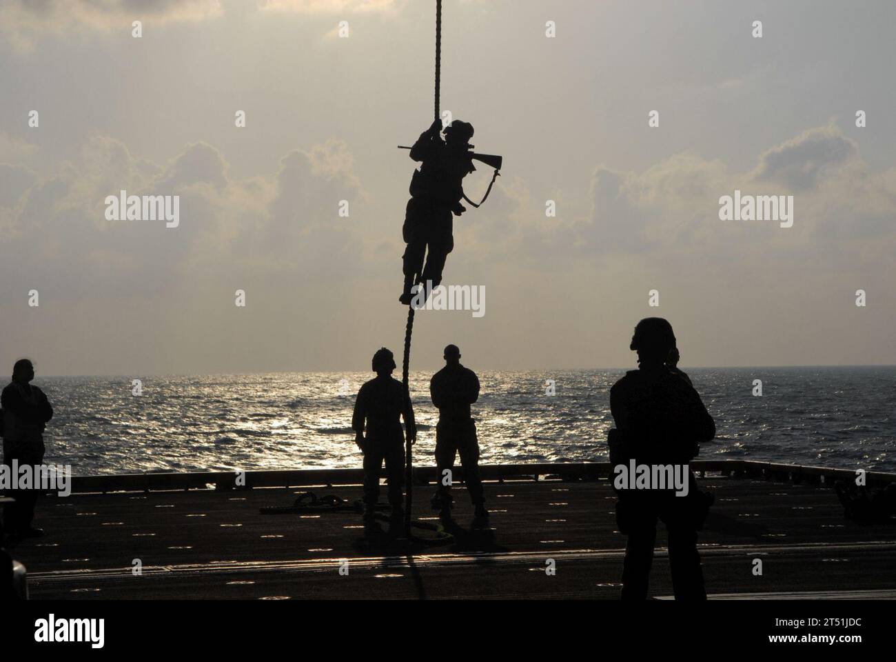 1001194128S-001 PACIFIC OCEAN (Jan. 19, 2010) Marines assigned to the ...