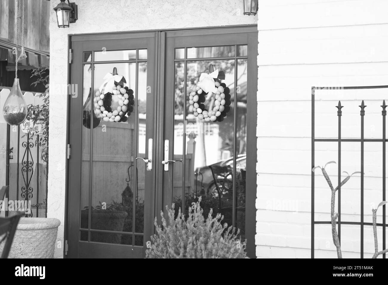 Doorway entrance entranceway Black and White Stock Photos & Images - Alamy