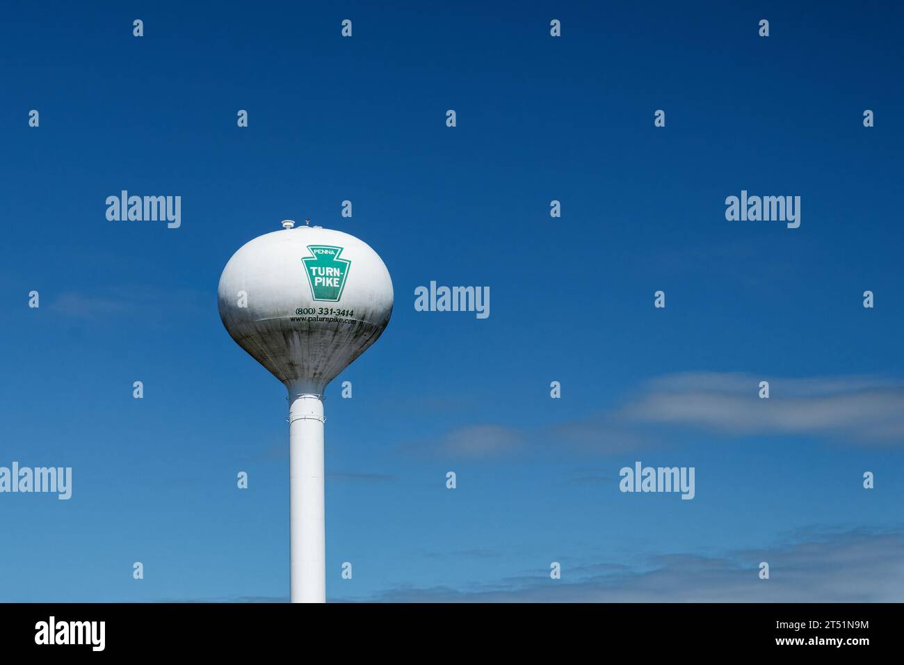 Waterfall, PA - Sept. 27, 2023: Pennsylvania Turnpike logo on a water tower at the Sideling Hill Service Plaza Stock Photo