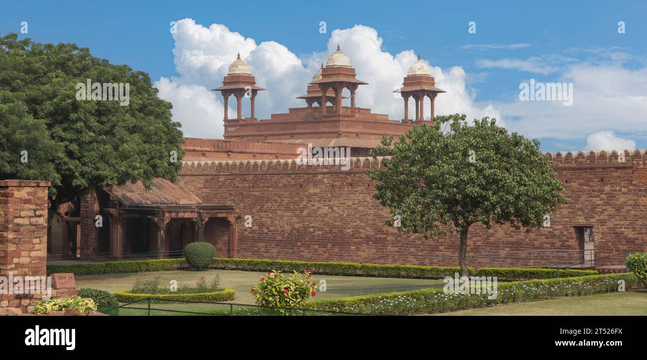 Indian traditional design wall hi-res stock photography and images - Alamy