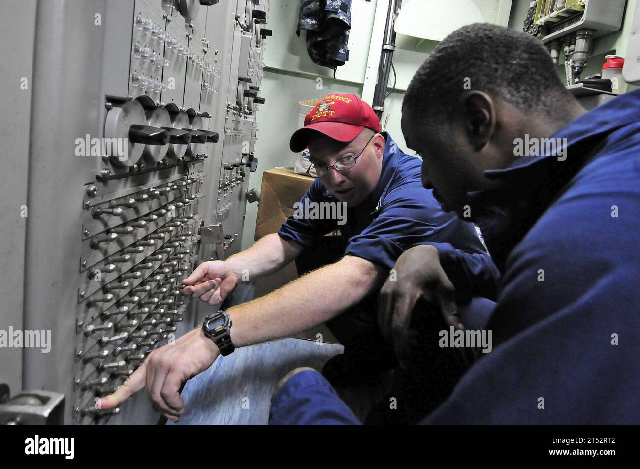 amphibious dock landing ship, Damage Control, navy, people, training, U.S. Navy, USS Comstock (LSD 45) Stock Photo