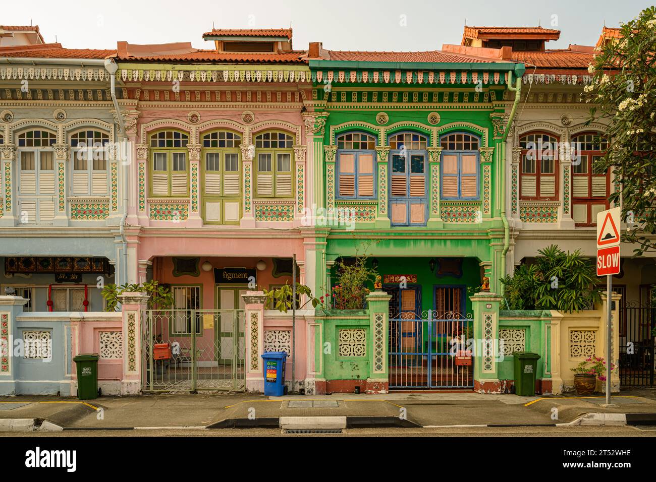 Singapore shophouse hi-res stock photography and images - Alamy