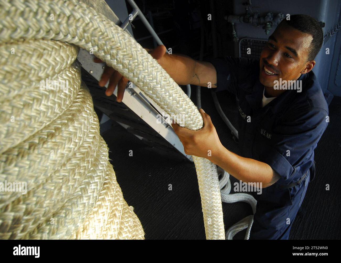 anchor line, line handling, LSD 49, minority, people, rope, Sailors, ships, USS HARPERS FERRY Stock Photo