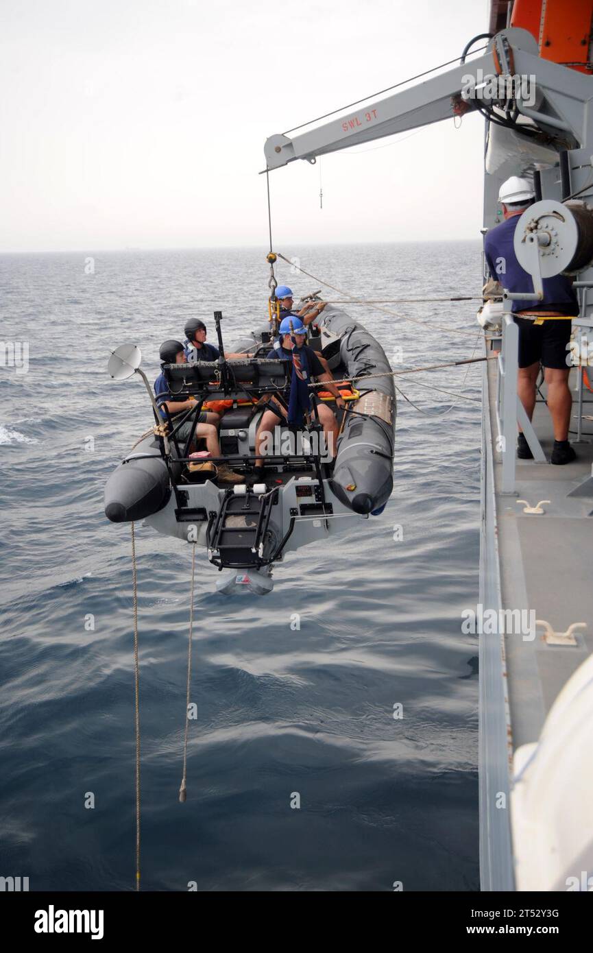 1004184776G 057 ARABIAN GULF April 18 2010 Members Of Mobile Diving 1004184776g-057-arabian-gulf-april-18-2010-members-of-mobile-diving