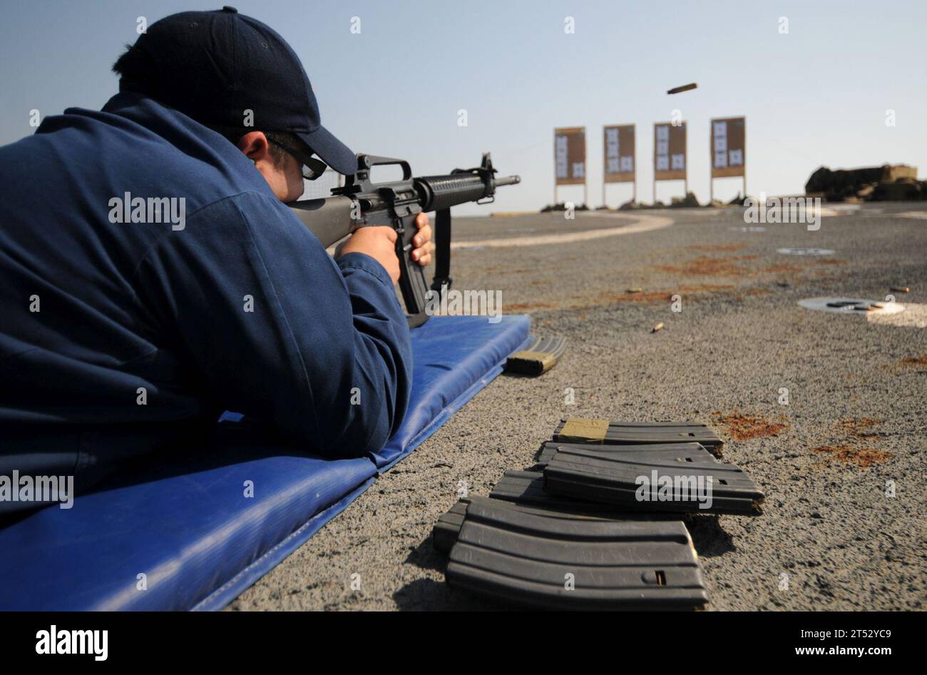 Arabian Sea, DDG 57, Deven B. King, flight deck, Guided-Missile ...