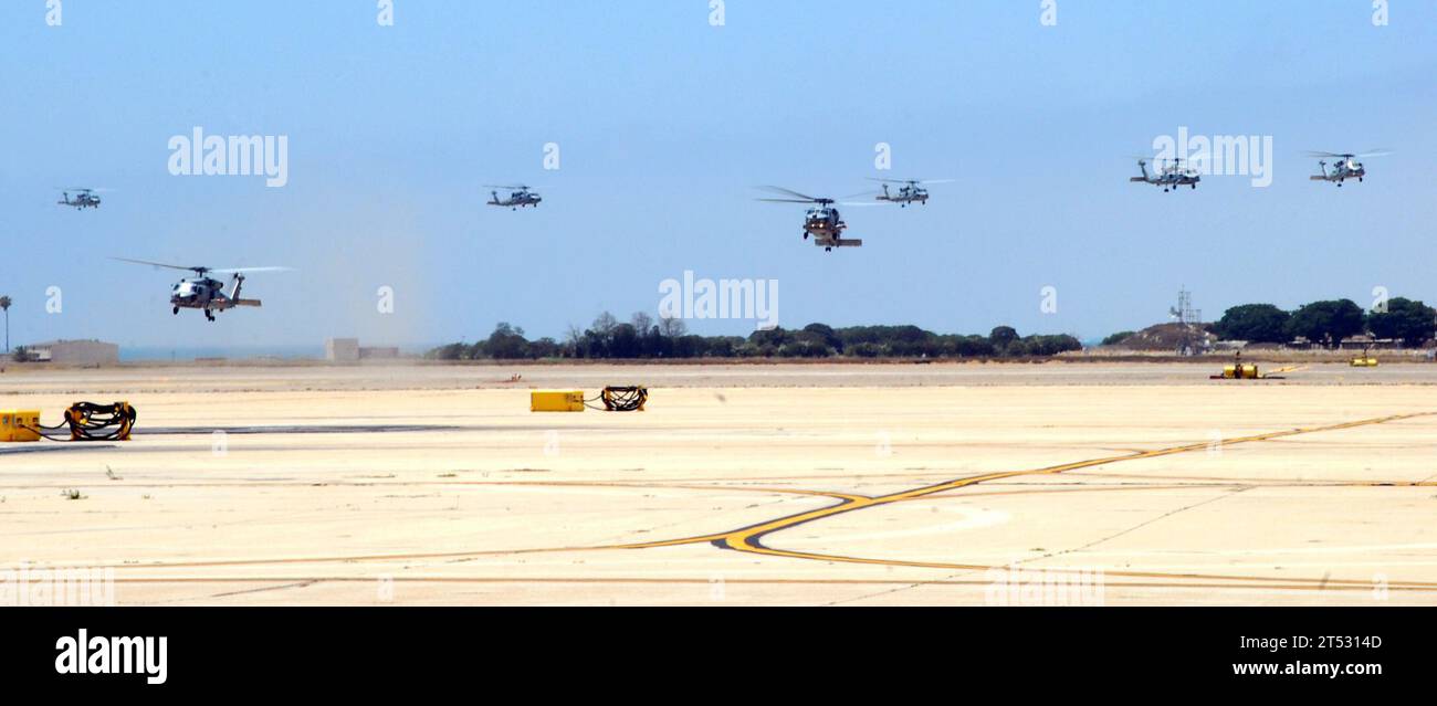North sea helicopters hi-res stock photography and images - Alamy