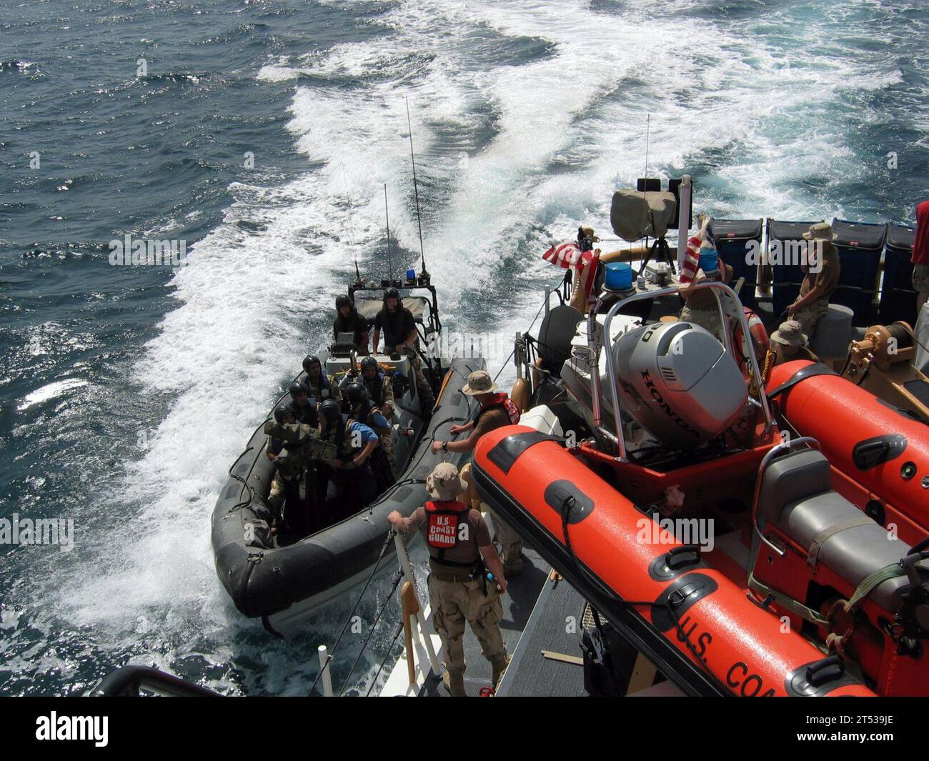 0906064747K-002 PERSIAN GULF (June 6, 2009) Members of a Royal Bahrain ...