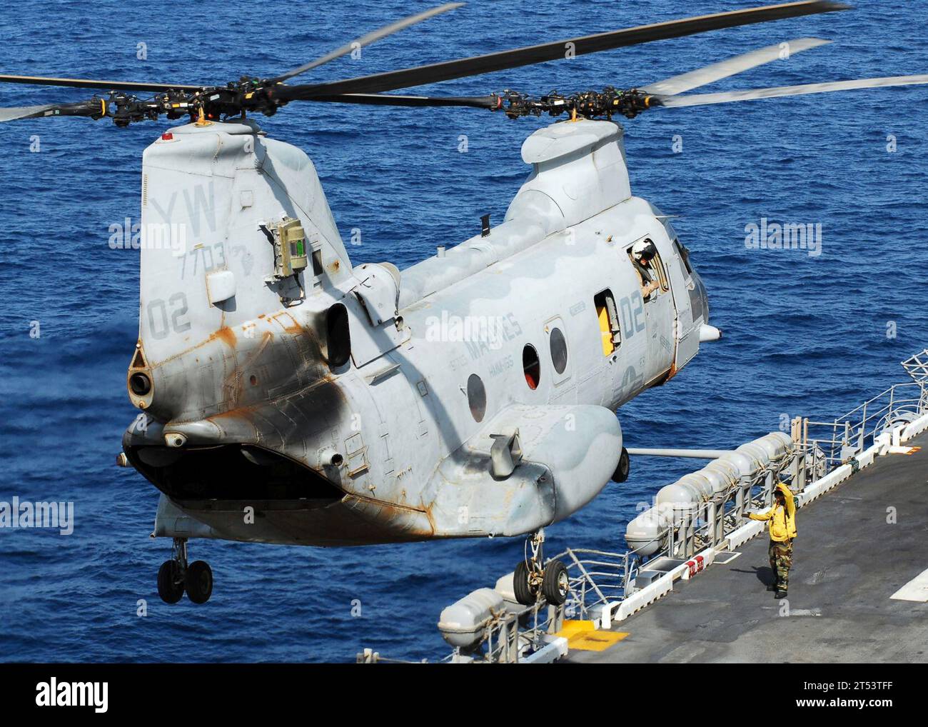 Ch 46e sea knight hi-res stock photography and images - Alamy