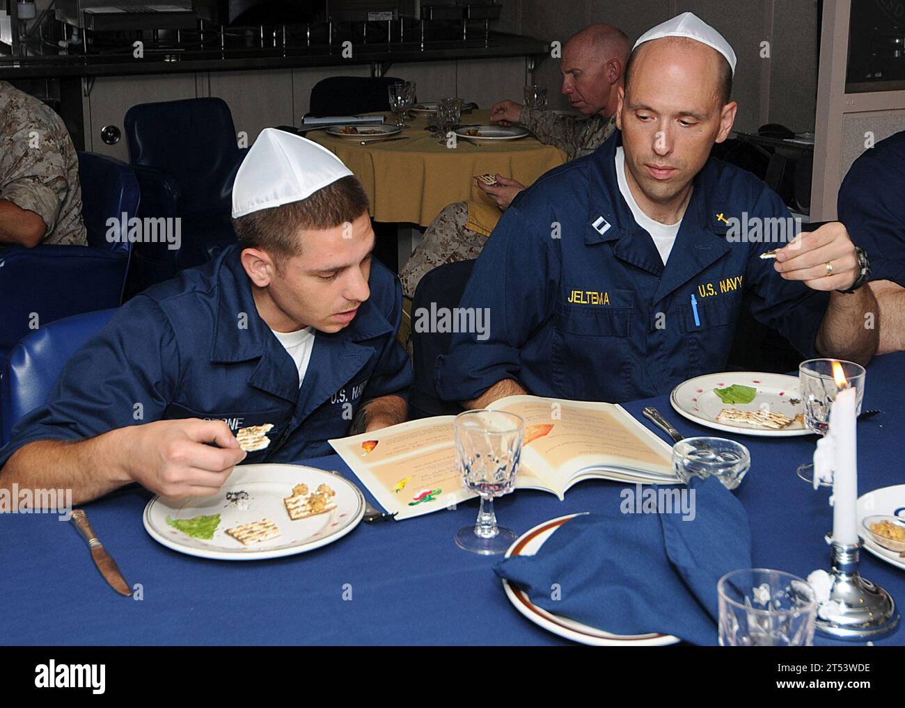 chaplain, jewish, navy, Religion, seder, U.S. Navy, USS Ashland (LSD 48) Stock Photo