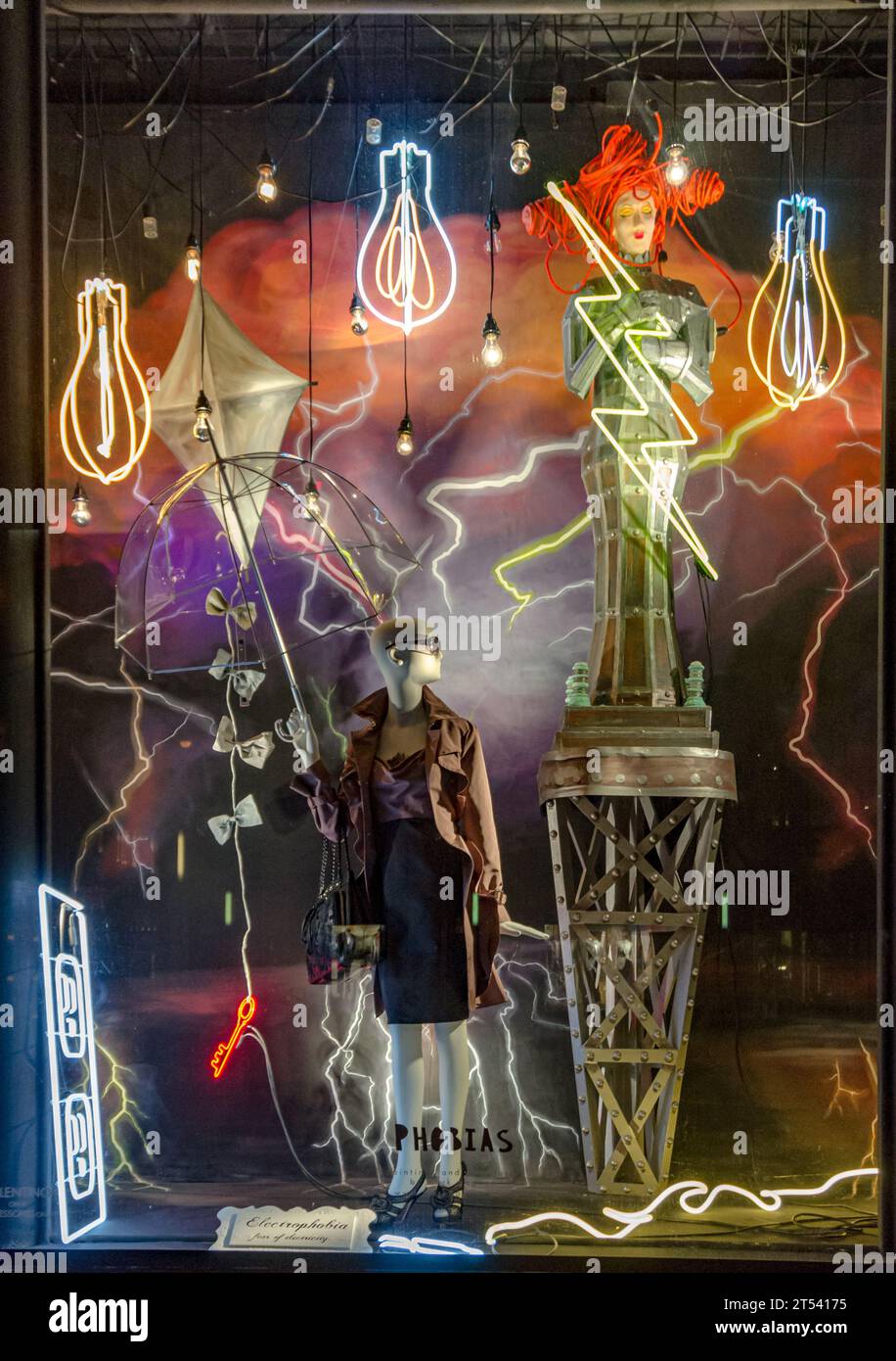 Christmas department store window in New York Stock Photo Alamy