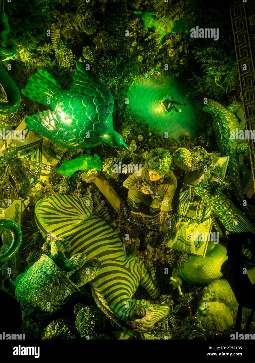 Christmas department store window in New York Stock Photo Alamy