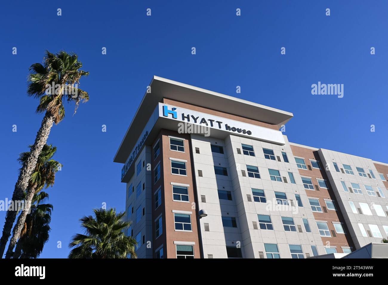 IRVINE, CALIFORNIA - 1 NOV 2023: Hyatt House, a modern hotel in Irvine's Central Business District just minutes from John Wayne Airport. Stock Photo