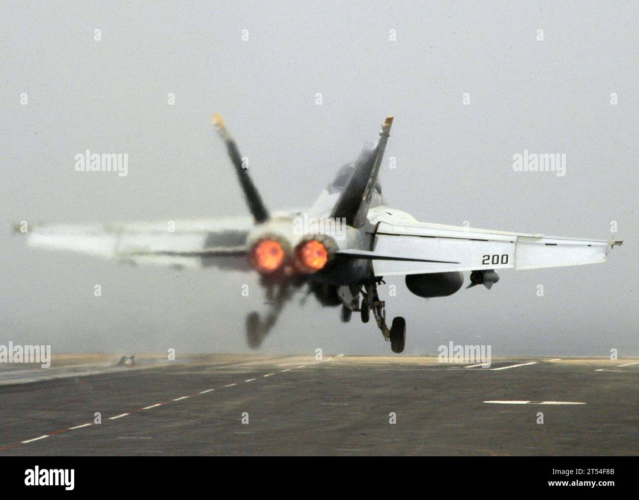1:200 Hogan Wings 6078 F/A-18E Hornet USN, VFA-27 (Royal Maces) CVW-5