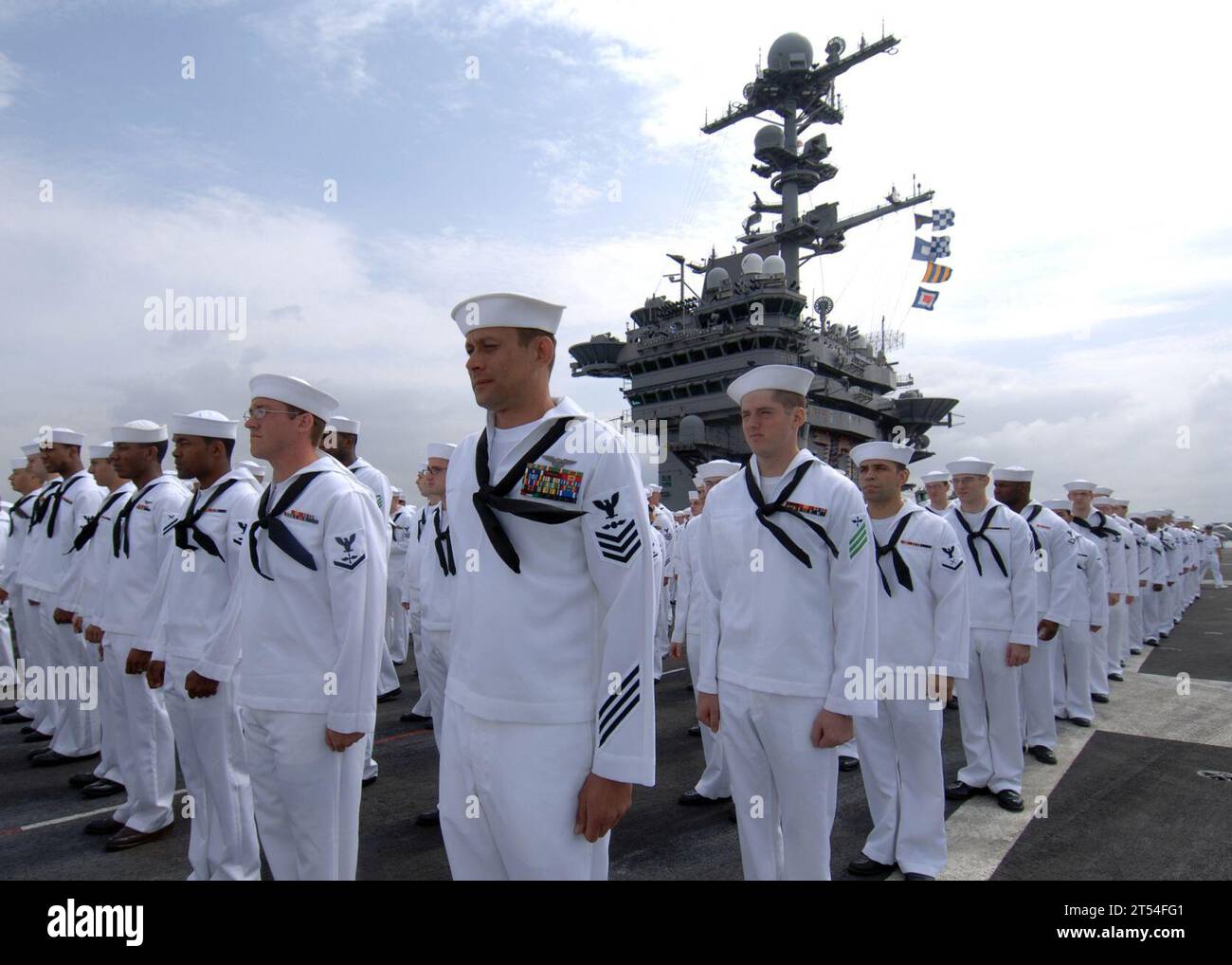 Mannig The Rails CVN 73, flight deck, GW, Japan, manning the rails, pulling in, USS ...