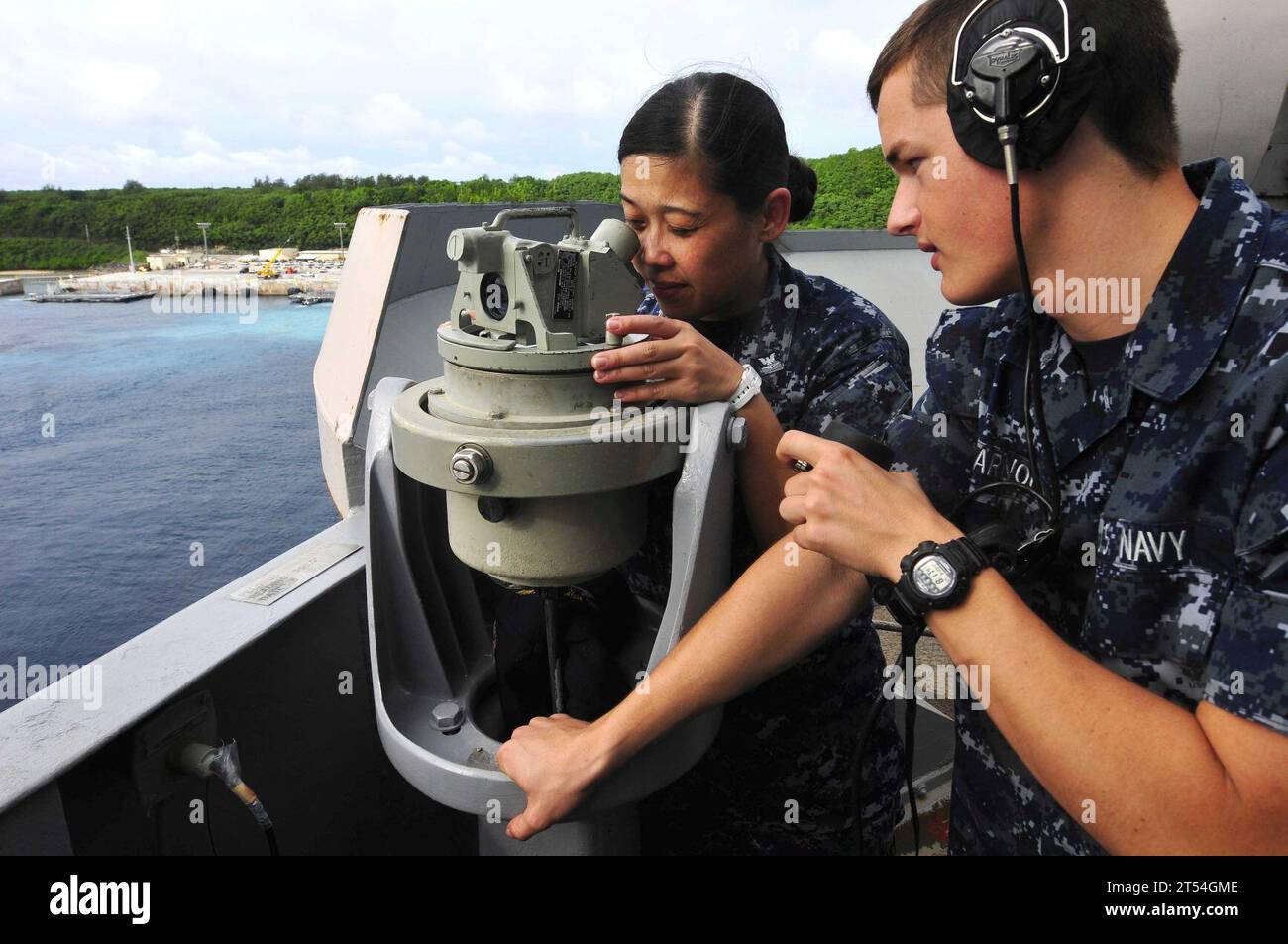 CVN 76, navy, Sailor, telescopic alidade, U.S. Navy, USS Ronald Reagan Stock Photo