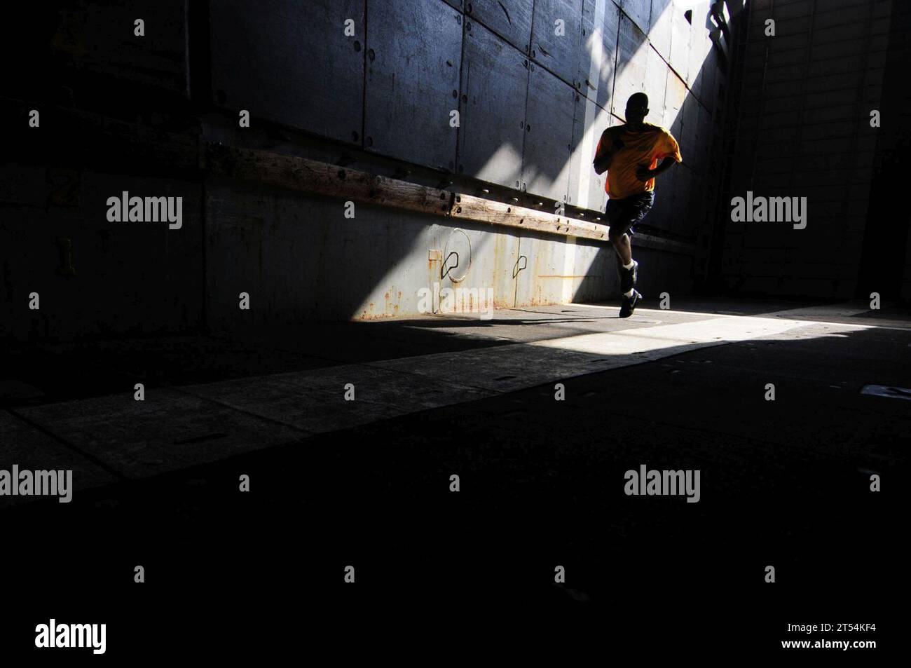 Deployment 2011, USS Comstock (LSD 45 Stock Photo - Alamy