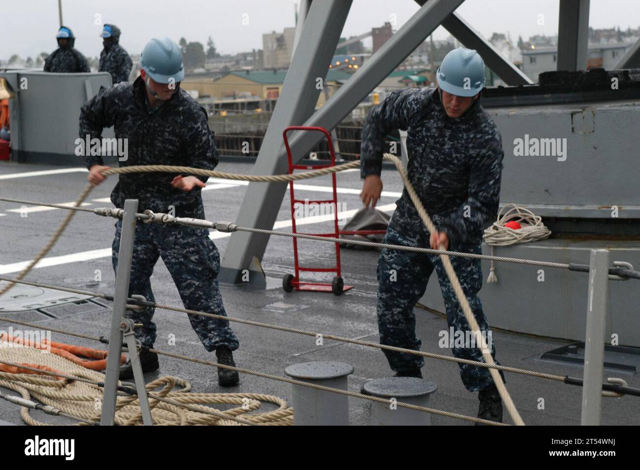 Uss ingraham ffg 61 hi-res stock photography and images - Alamy