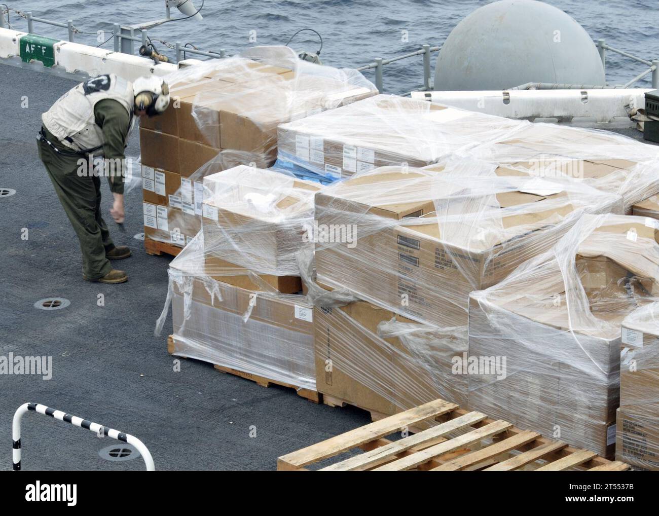 flight deck, helicopter, HSC-23, lha 5, Marines, Pakistan, U.S. Navy ...