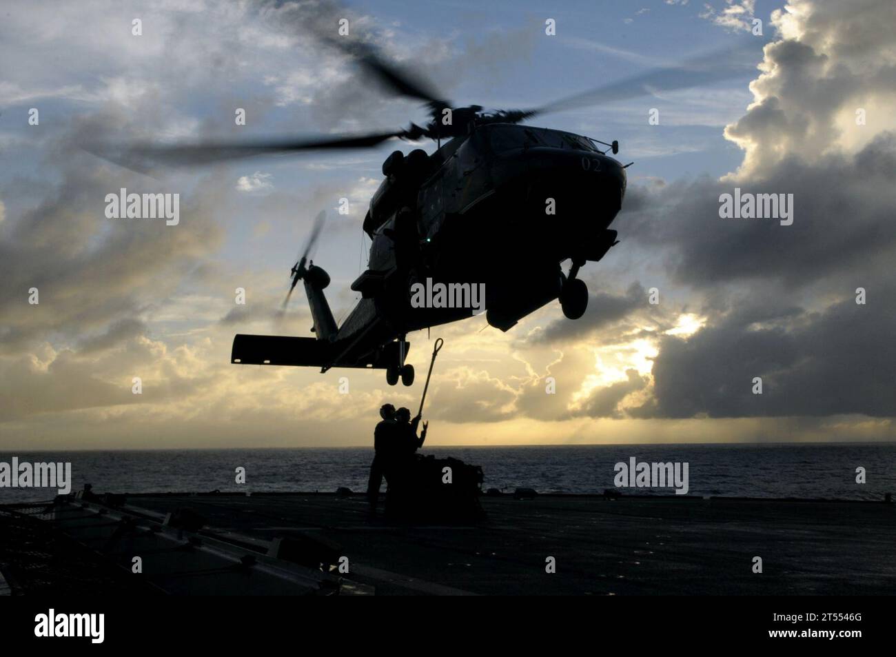 Lcac 19 flight ops, helicopter, lcc 19, U.S. Navy, USS Blue Ridge, vert rep ...