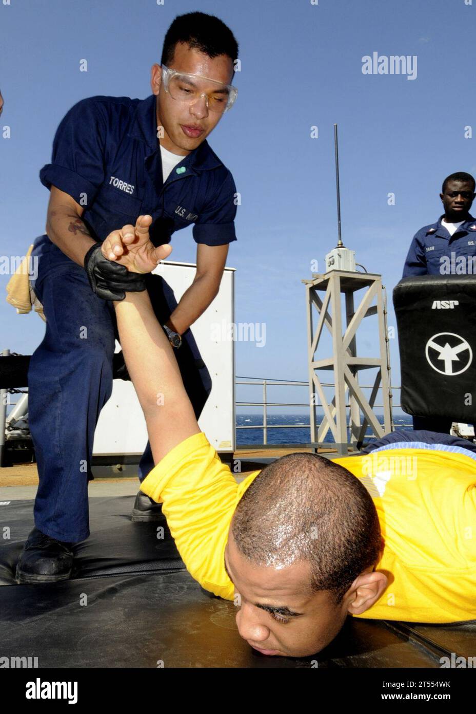 FORCE PROTECTION, training, USS Blue Ridge (LCC 19 Stock Photo - Alamy