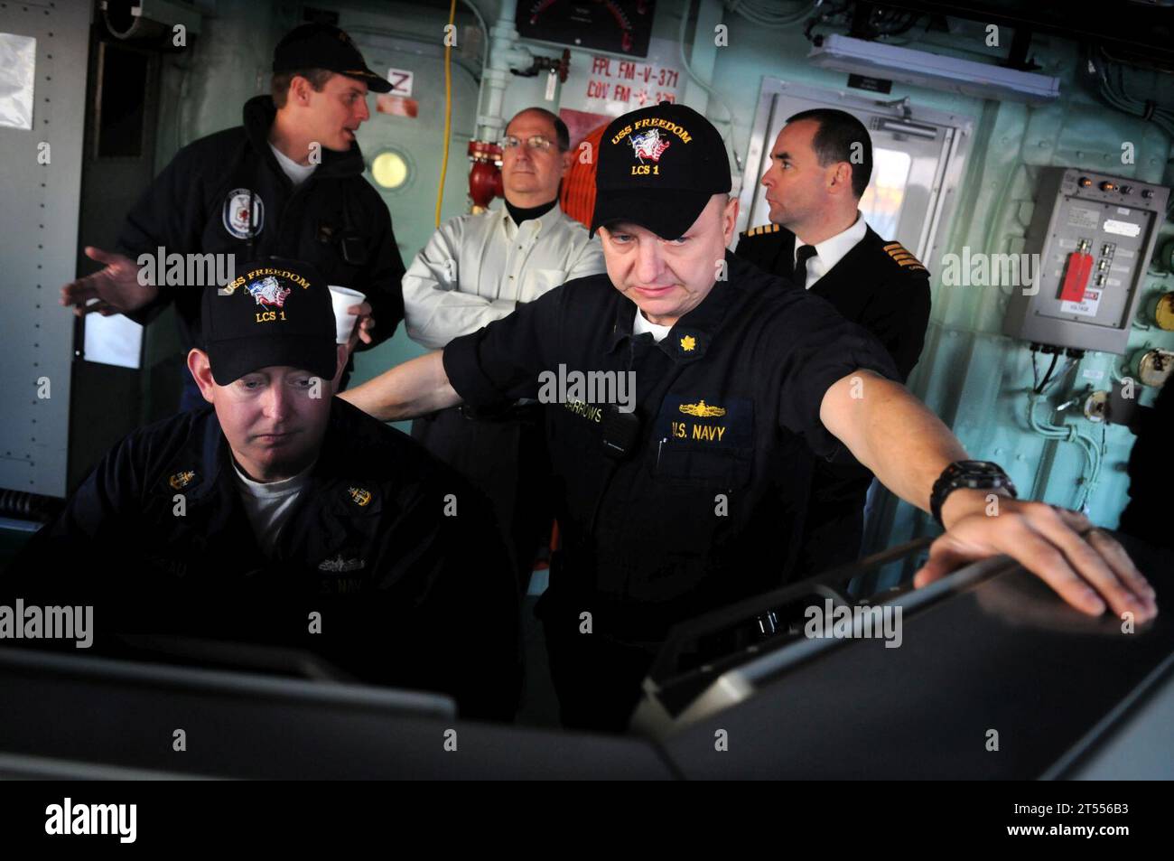 Usecnav In/sign freedom, LCS, Sailors, secnav Stock Photo - Alamy