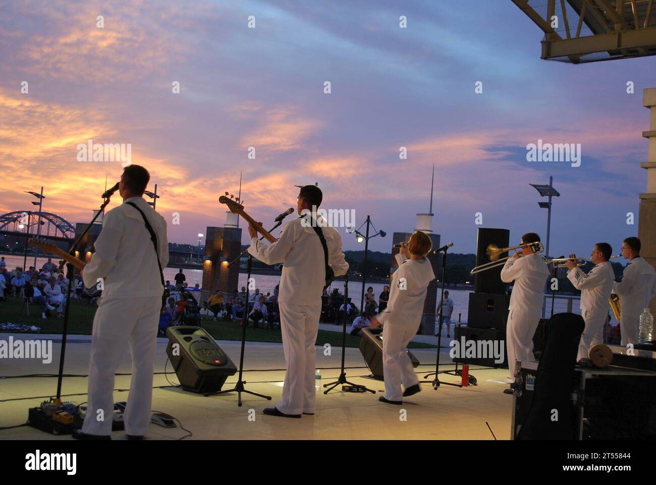 great lakes, horizon, Mississippi River, music, navy, people, Quad