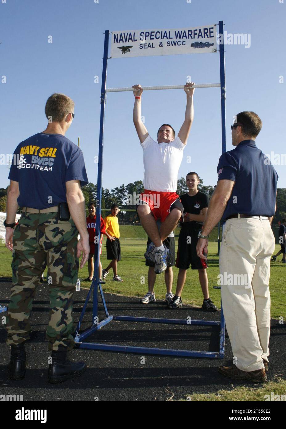 Navy seal fitness challenge hi res stock photography and images Alamy