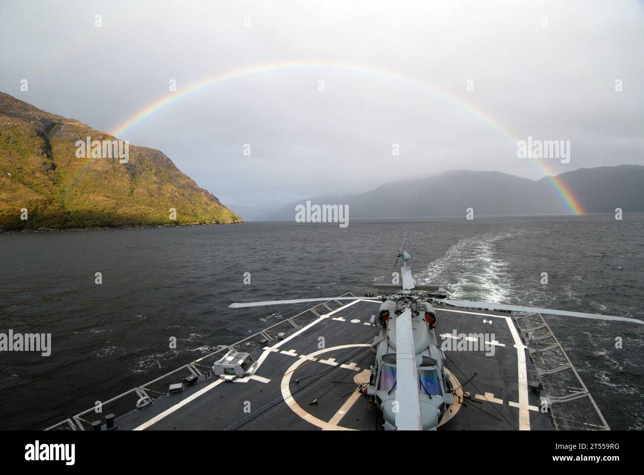 guided-missile frigate, navy, rainbow, Southern Seas 2011, Strait of Magellan, U.S. Navy, U.S. Southern Command, USS Boone (FFG 28) Stock Photo