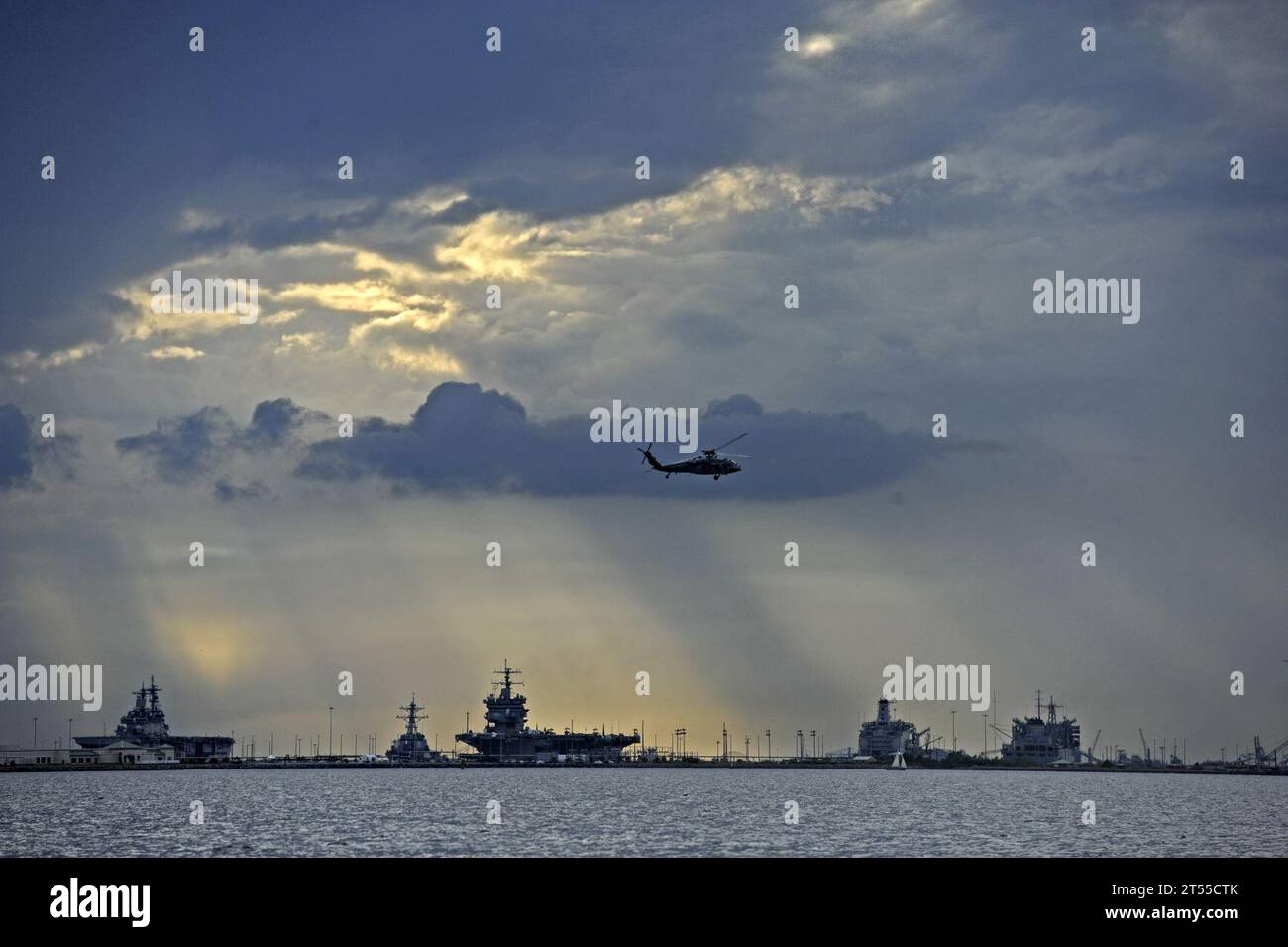 helicopter, Jump, sar search and rescue Stock Photo - Alamy