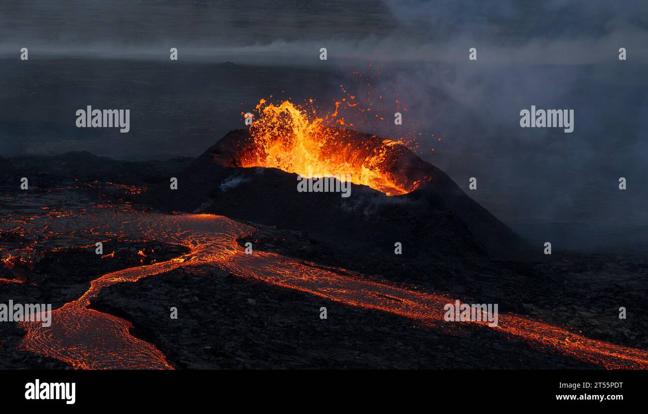 Dramatic images of the 2023 Volcano Eruption in Iceland Stock Photo - Alamy