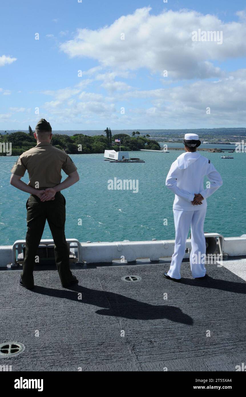 Mannig The Rails manning the rails, Pearl Harbor, rimpac Stock Photo - Alamy