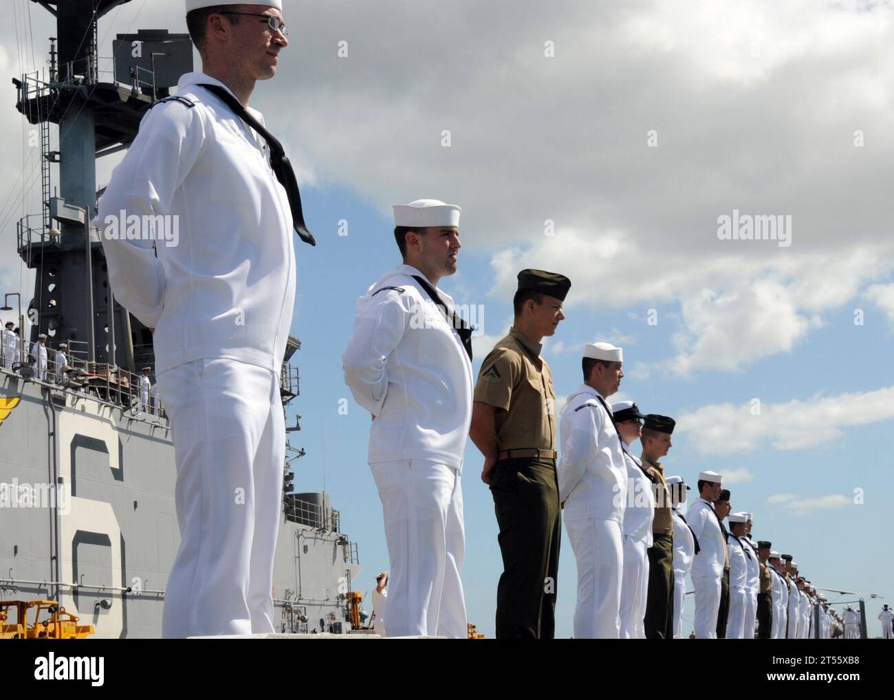 Mannig The Rails manning the rails, Pearl Harbor, rimpac Stock Photo - Alamy