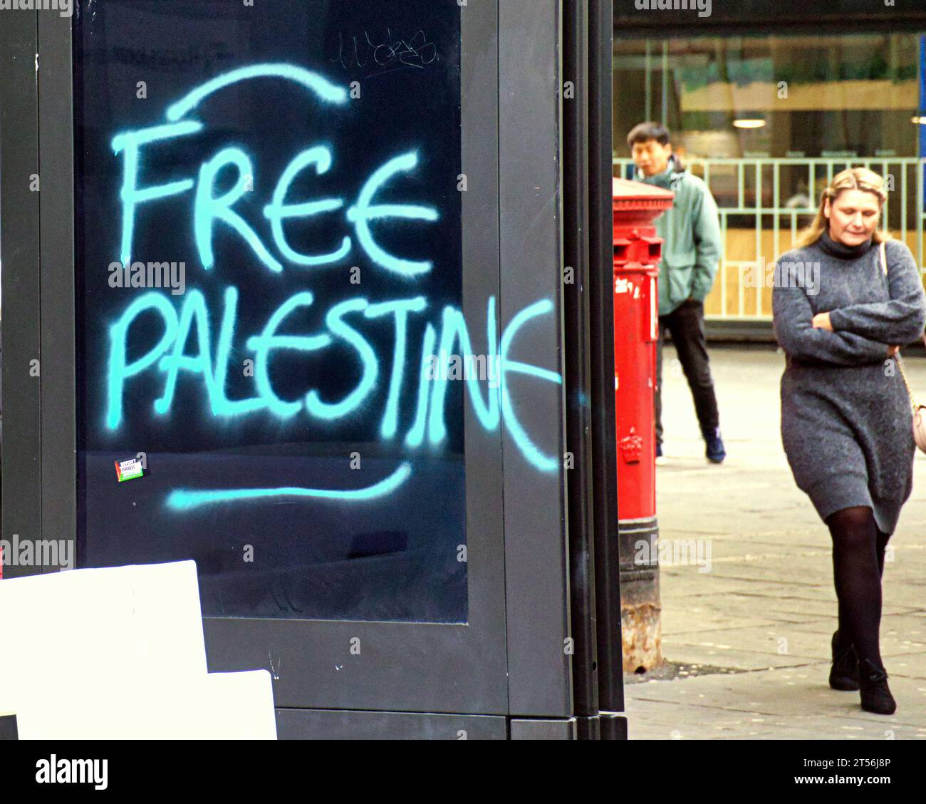 Glasgow, Scotland, UK. 3rd November, 2023. Free Palestine Graffiti on an electronic street advertising unit. Credit Gerard Ferry/Alamy Live News Stock Photo
