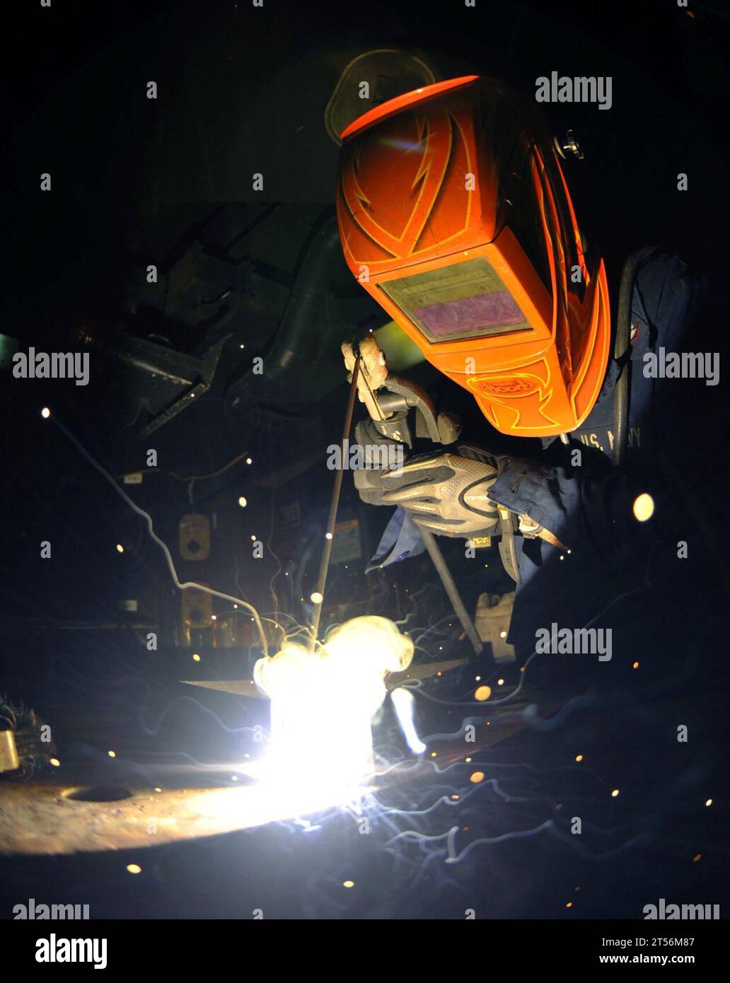 U.S. 5th Fleet AOR, U.S. navy , USS Harry S. Truman (CVN 75), welding ...