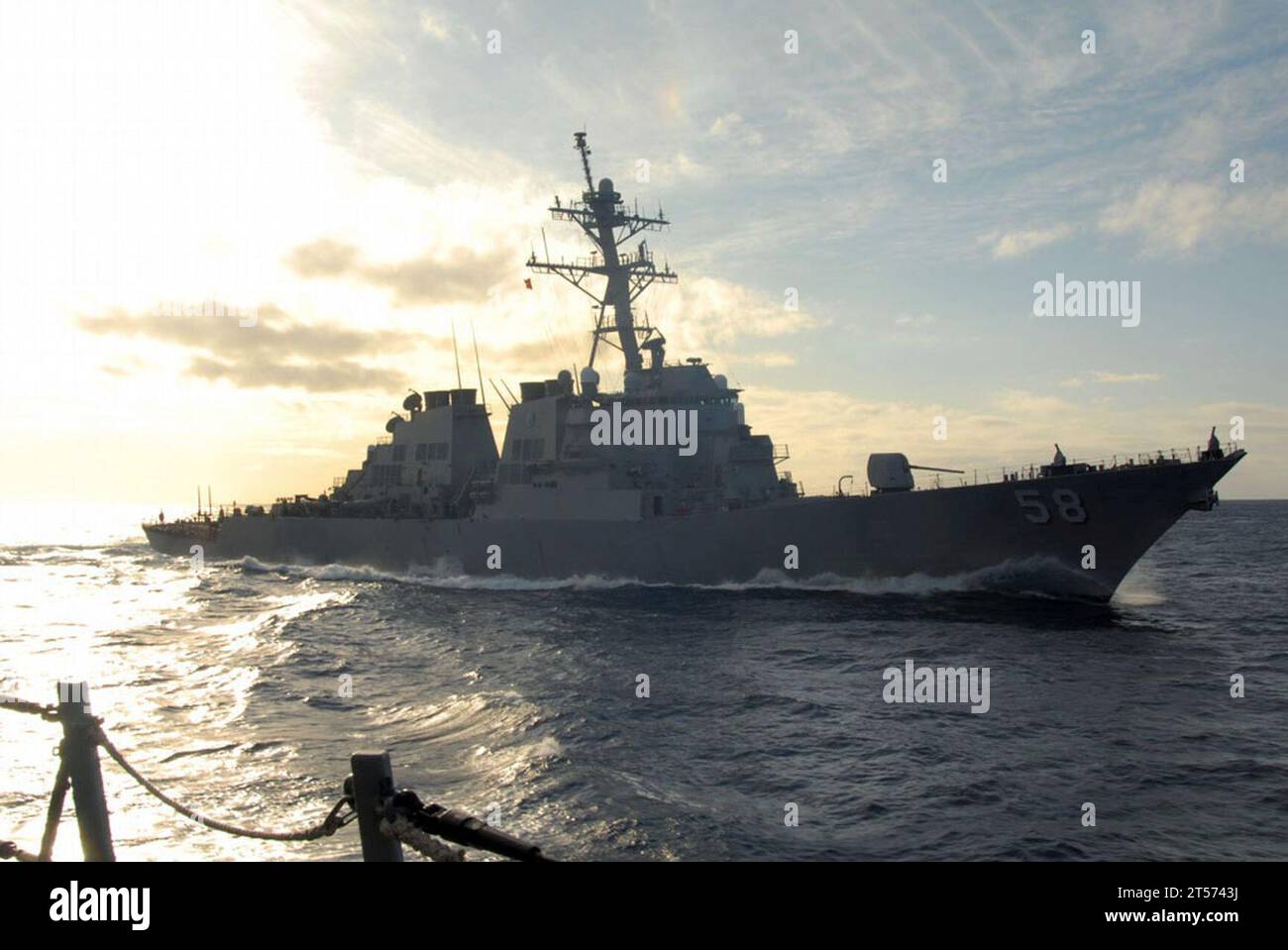 US Navy Guided missile destroyer USS Laboon (DDG 58) pulls up alongside ...