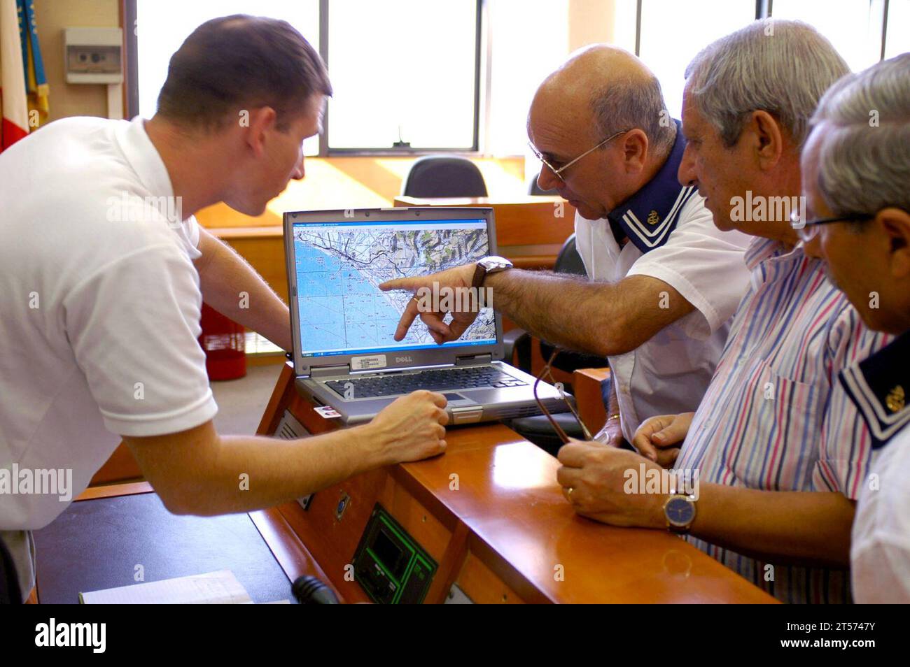 US Navy Gunnery Stock Photo Alamy