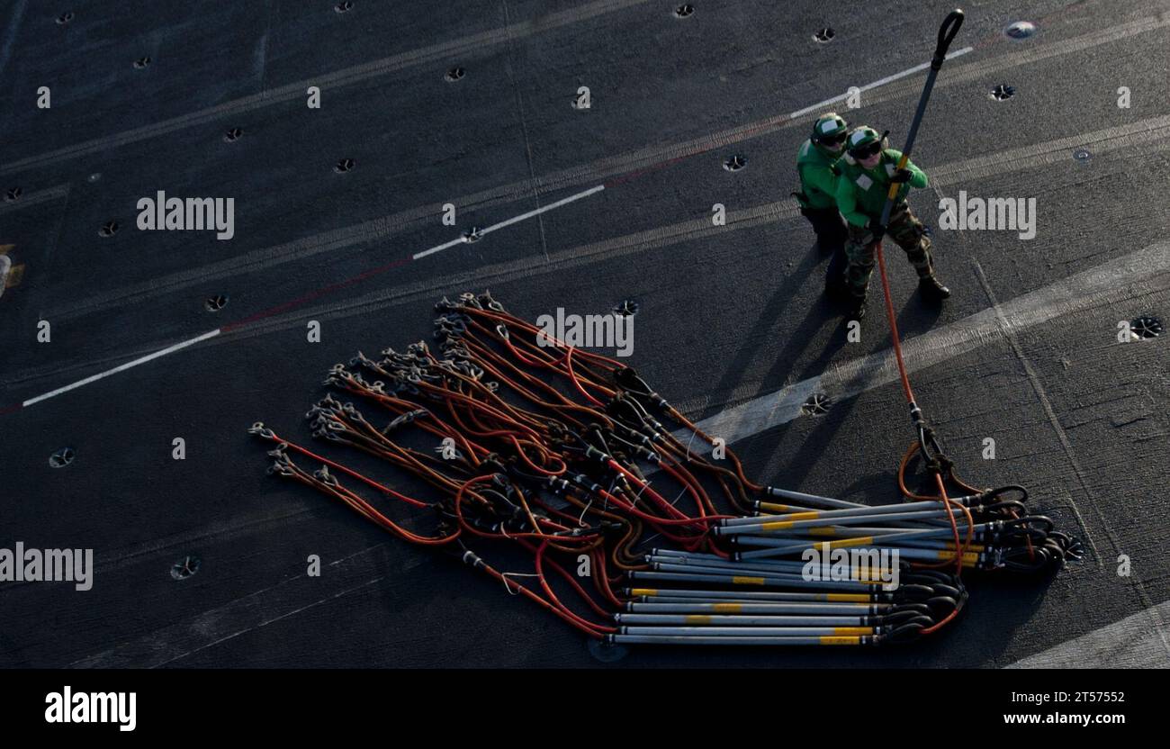 Us navy logistics hi-res stock photography and images - Alamy