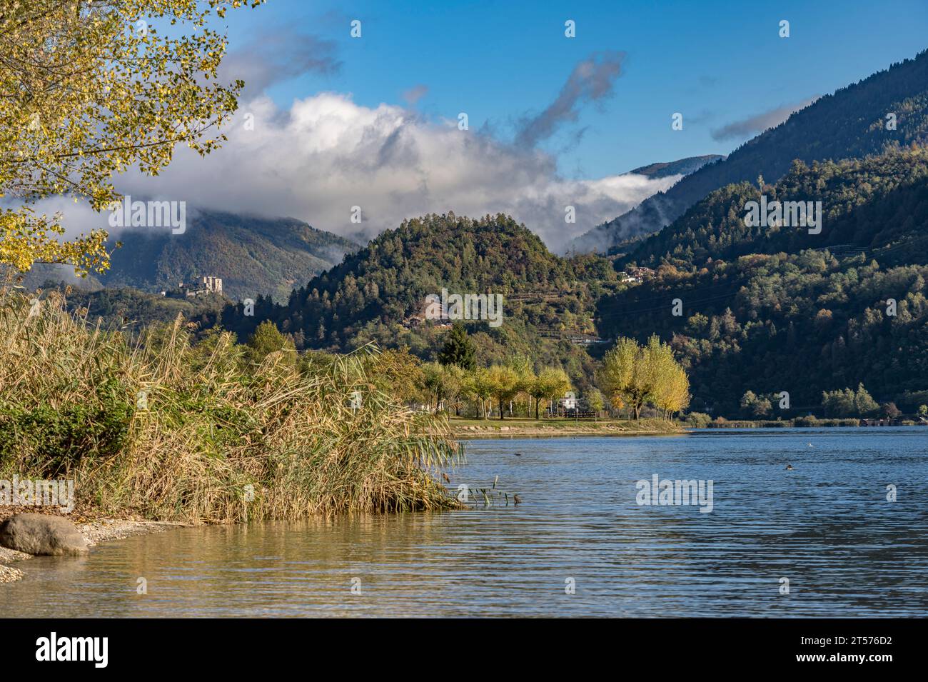 Der Caldonazzosee im Valsugana, Trentino, Italien, Europa |   Lago di Caldonazzo, Valsugana, Trentino, Italy, Europe Stock Photo