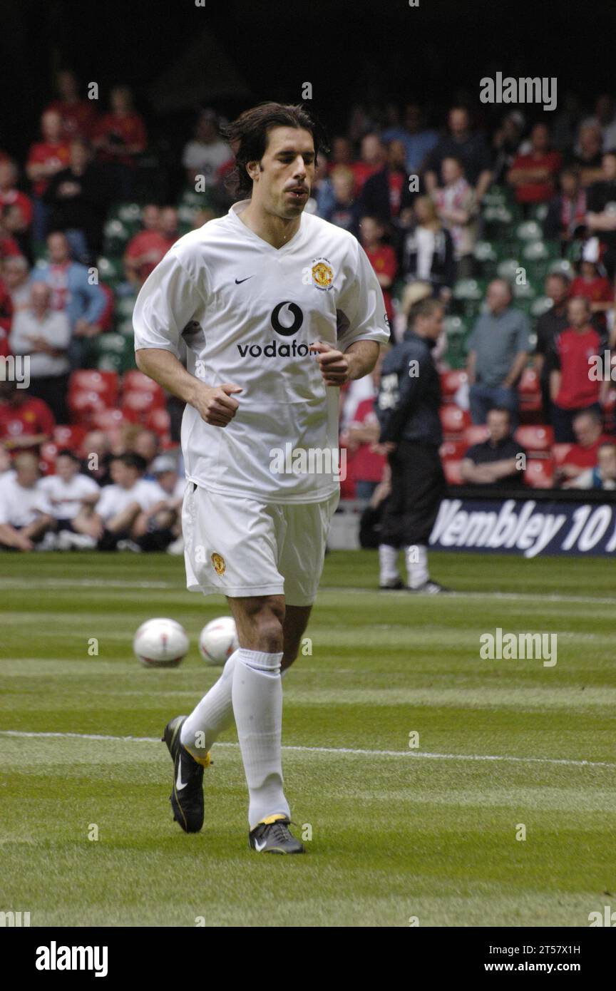 Ruud van Nistelrooy – Manchester United team warm up before the the FA Cup Final 2004, Manchester United v Millwall, May 22 2004. Man Utd won the match 3-0. Photograph: ROB WATKINS Stock Photo