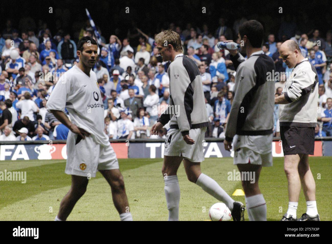 Manchester United team warm up before the the FA Cup Final 2004, Manchester United v Millwall, May 22 2004. Man Utd won the match 3-0. Photograph: ROB WATKINS Stock Photo