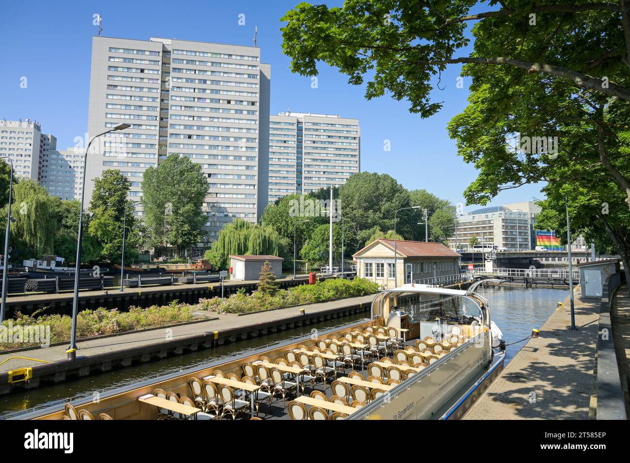 Hochhäuser Fischerinsel, MühlendammSchleuse, Mitte, Berlin