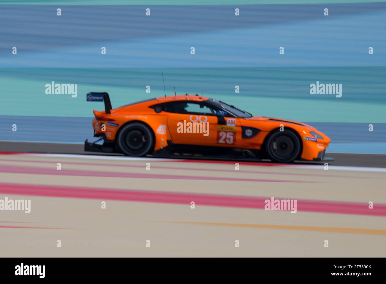 Aston martin vantage hi-res stock photography and images - Page 17 - Alamy