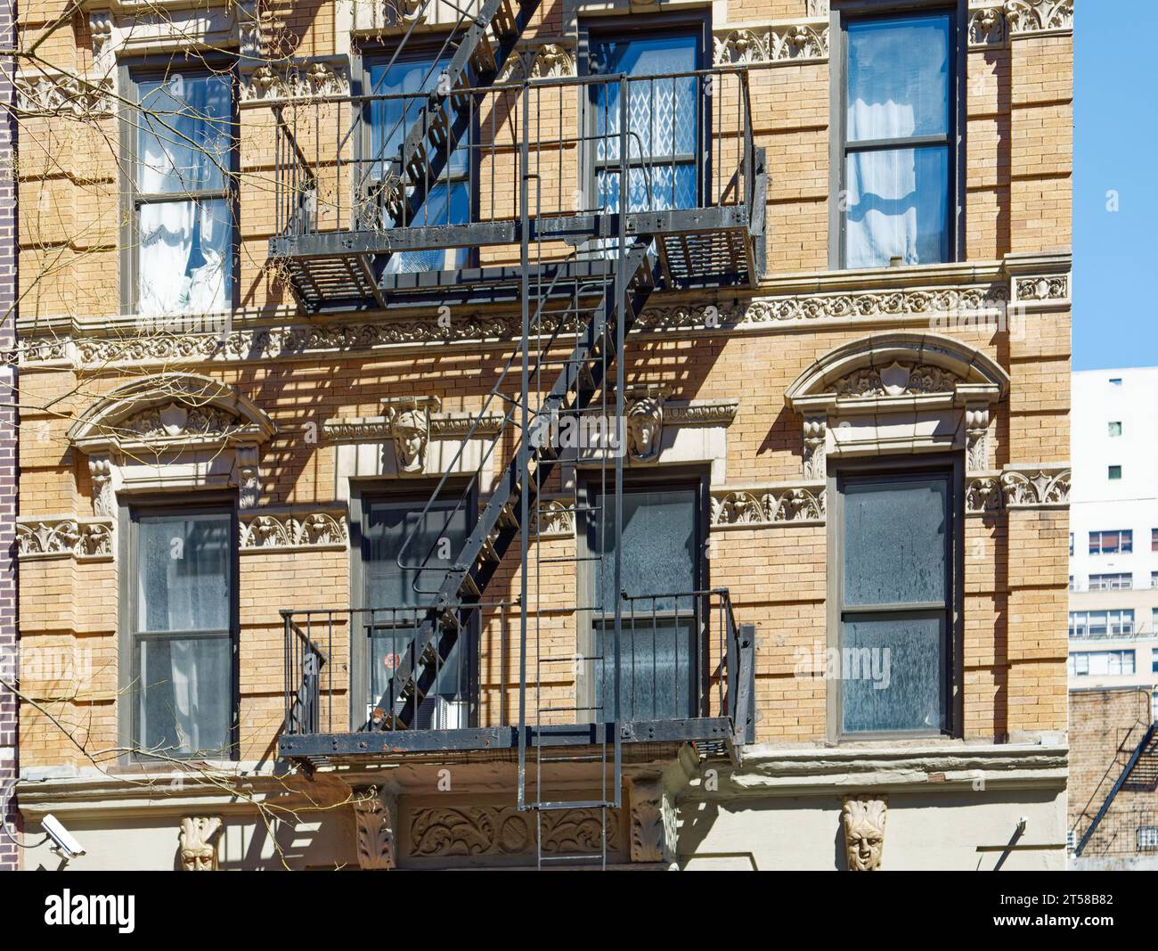 What Is A Walk Up Apartment? (Pics) - Bigos Explorer - Walkup Penthouse Apartment