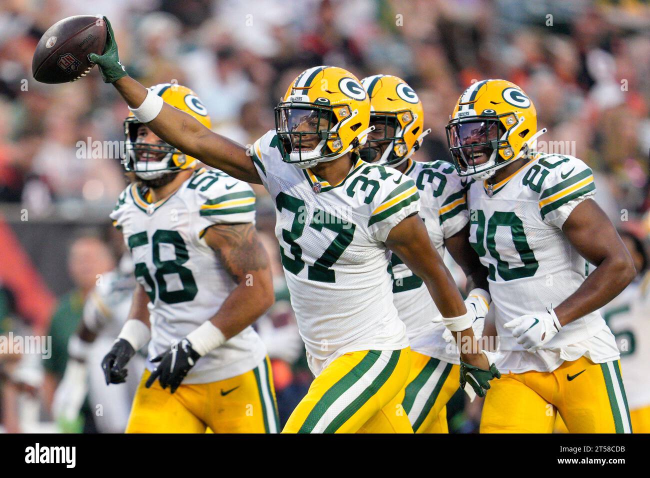 37 Packer FILE - Green Bay Packers cornerback Carrington Valentine (37 ...