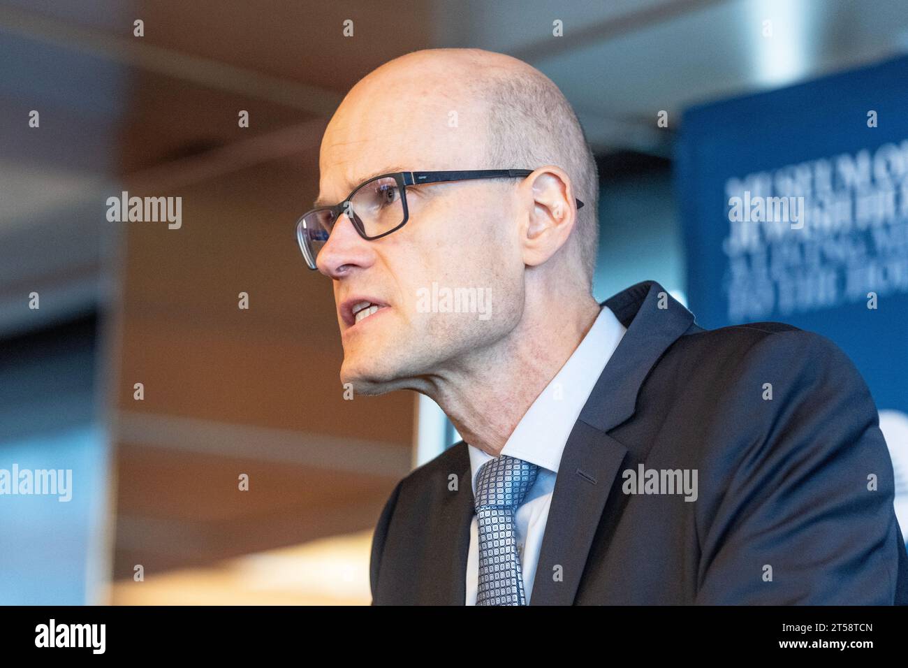 Deputy consul hi-res stock photography and images - Page 2