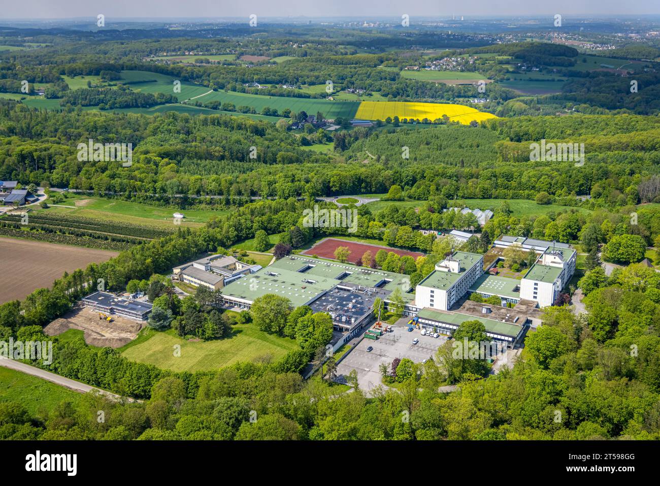 Aerial view, Volmarstein Vocational Training Center, Werner-Richard-Berufskolleg, construction site and new kindergarten Am Grünewald, Grundschöttel, Stock Photo